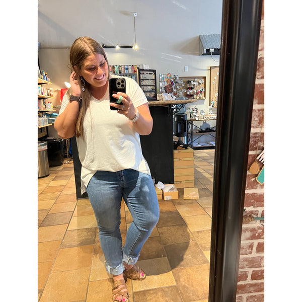 MID RISE RAW HEM SKINNY JEANS-Body and Sol