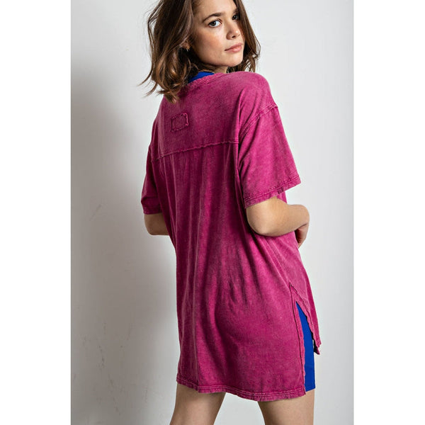 MINERAL WASHED SIDE SLIT TEE IN MAGENTA-Body and Sol