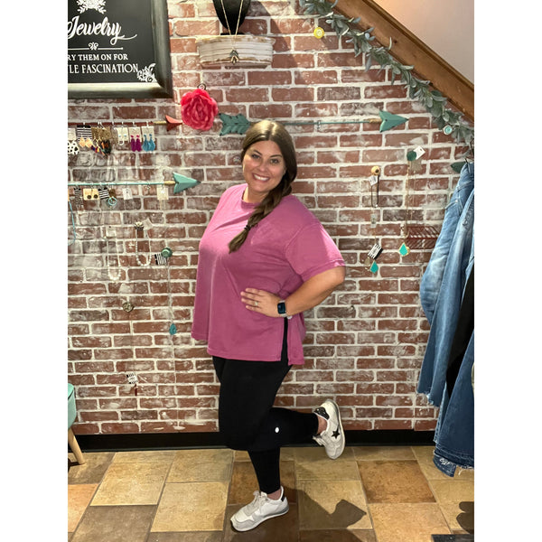 MINERAL WASHED SIDE SLIT TEE IN MAGENTA-Body and Sol