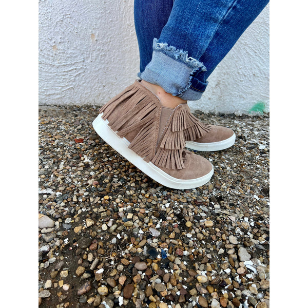 FRINGE ME UP SNEAKERS-Body and Sol