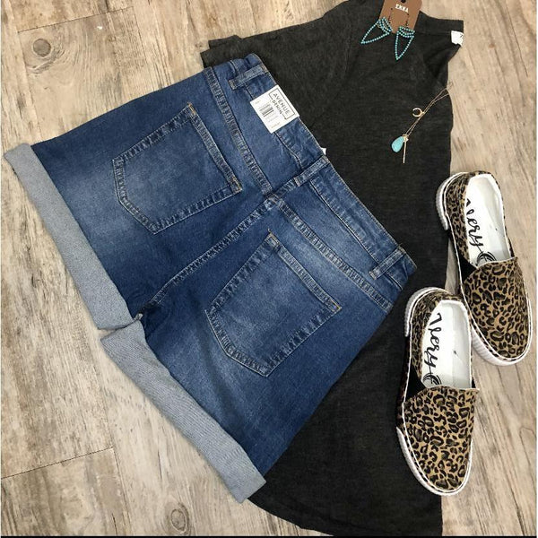 SMALL TOWN GIRL DENIM SHORTS-Body and Sol