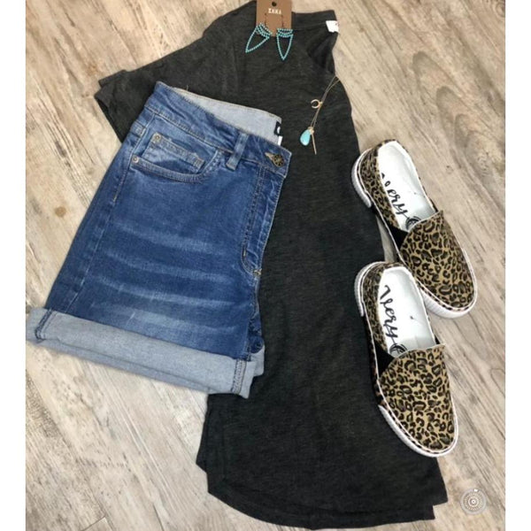 SMALL TOWN GIRL DENIM SHORTS-Body and Sol