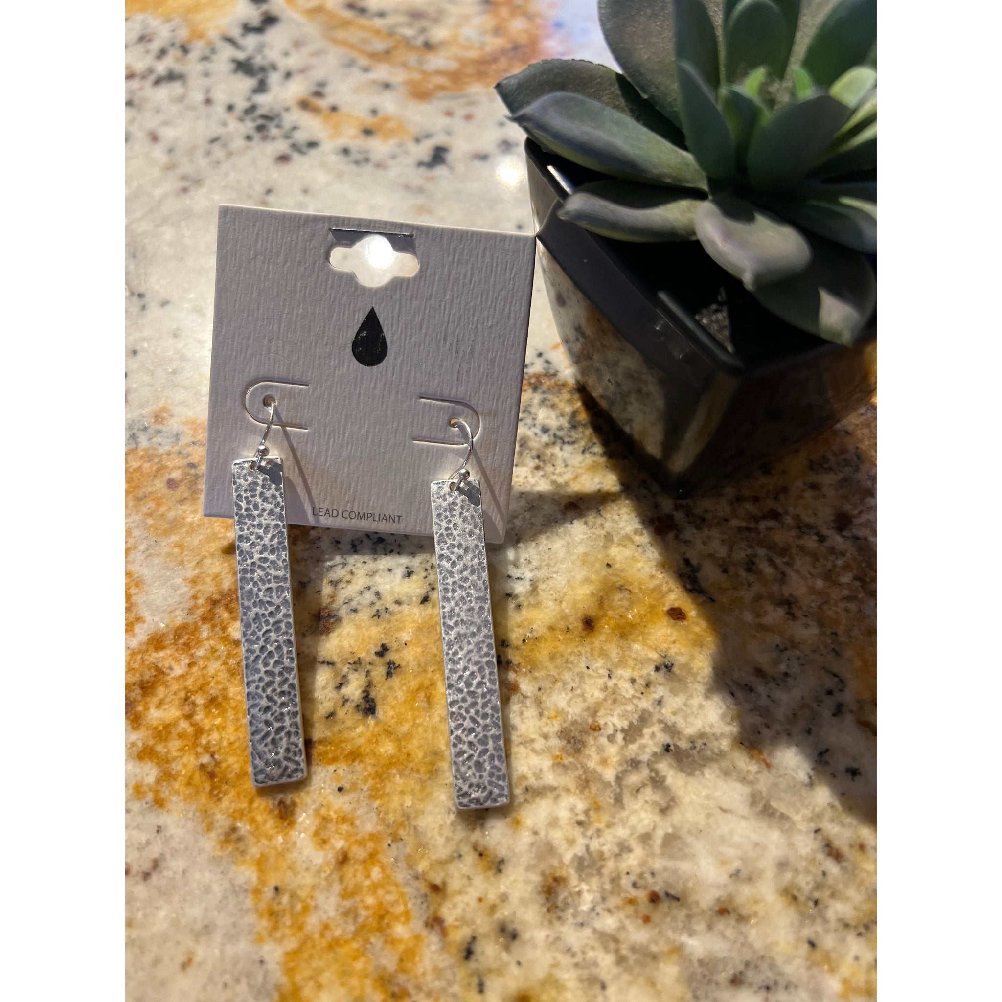 HAMMERED RECTANGLE EARRINGS-Body and Sol
