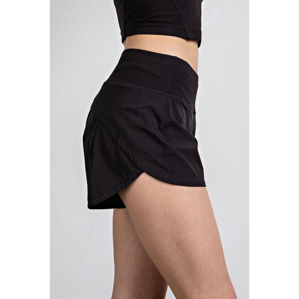 ROBYN'S ATHLETIC SHORTS IN BLACK-Body and Sol