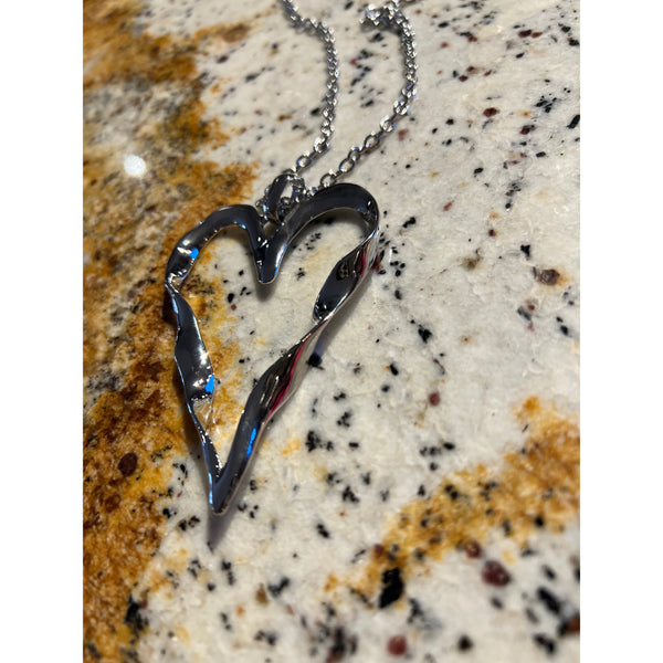 SILVER HEART NECKLACE-Body and Sol
