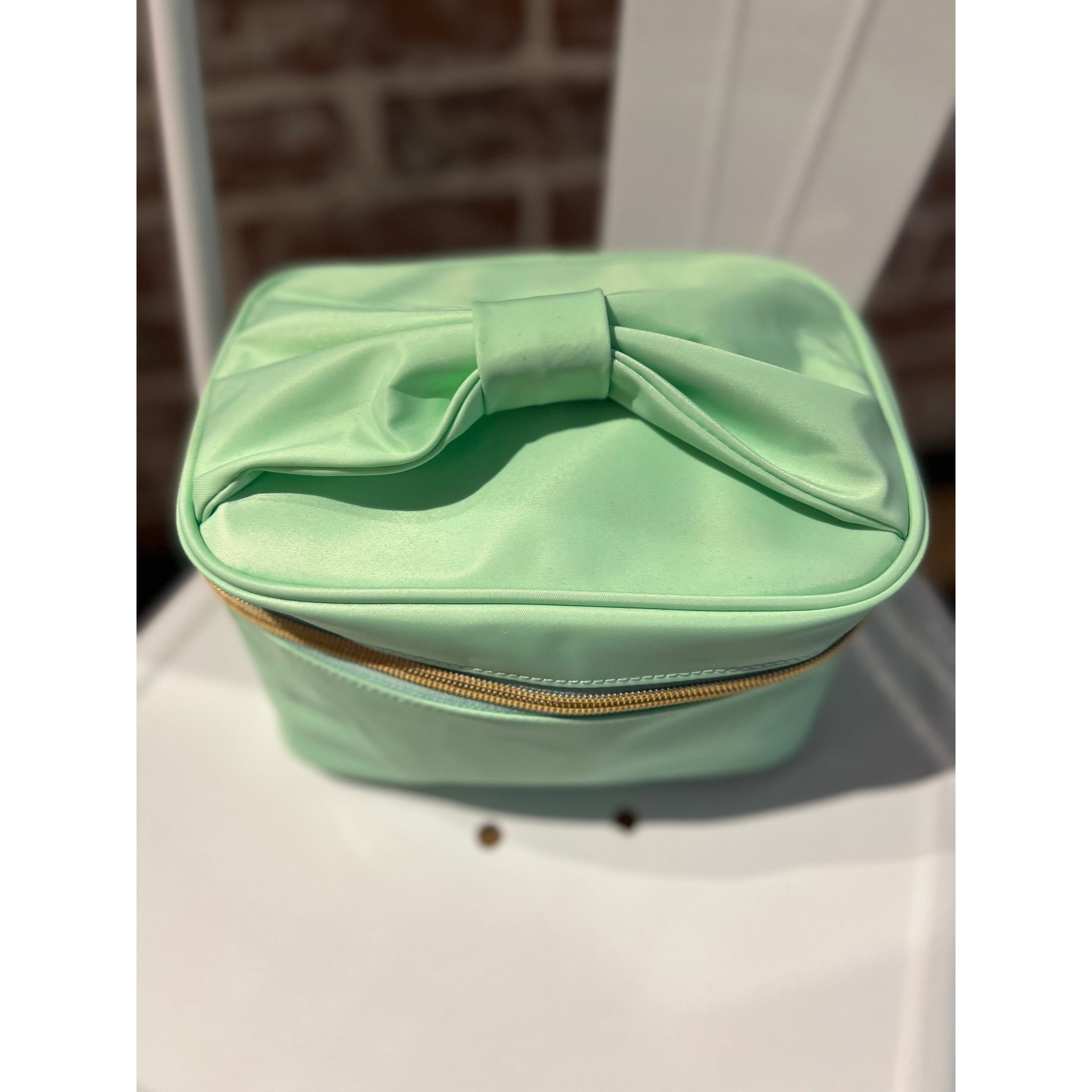 BEAUY BAG WITH BOW-Body and Sol