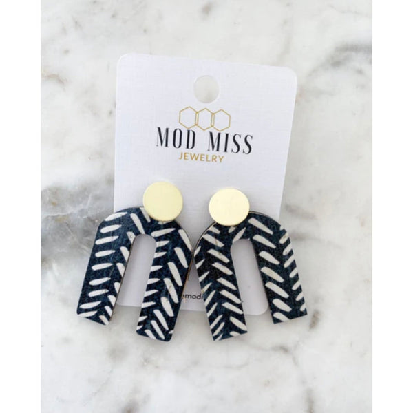 BLACK & WHITE TRIBAL GOLD EARRINGS-Body and Sol