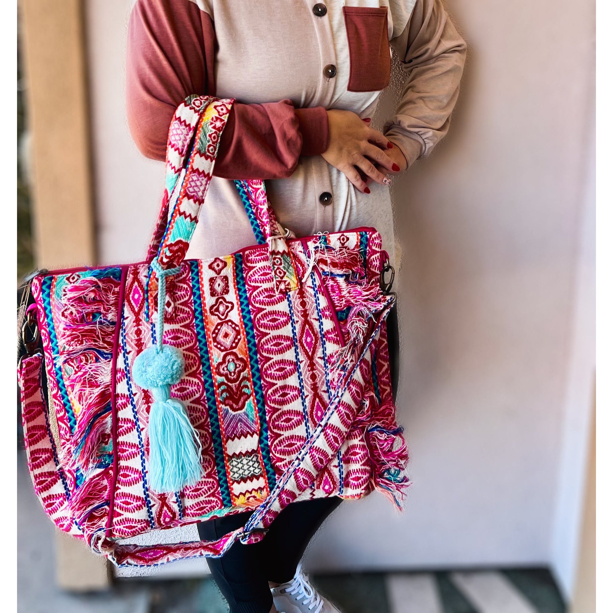 JEWELS GETAWAY TOTE-Body and Sol