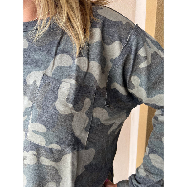 OVERSIZED CAMO TOP-Body and Sol