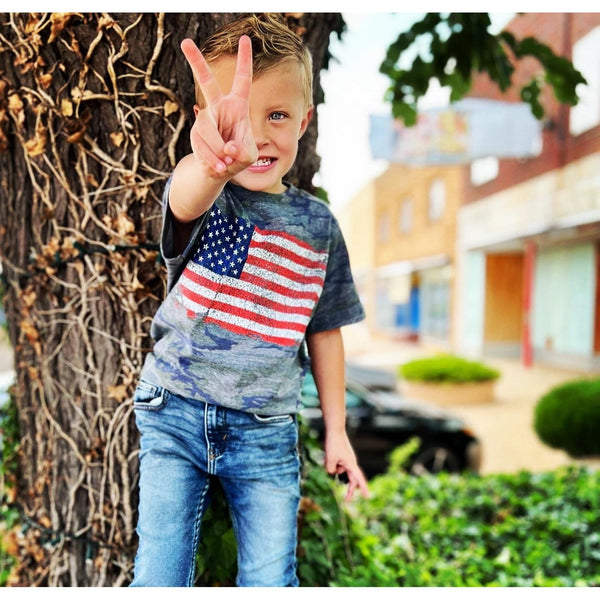 VINTAGE FLAG KIDS TEE-Body and Sol